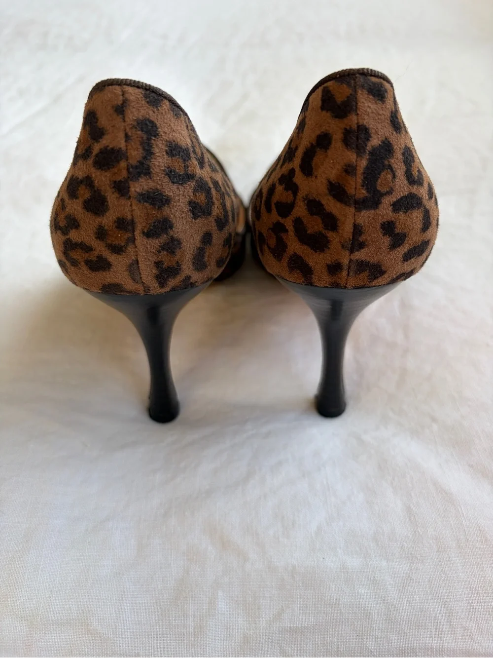 Vintage Manolo Blahnik Leopard Suede Pointy Toe Mary Jane Pumps Heels Brown Tan